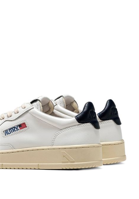 sneakers medalist low aulm ll12 uomo bianche e navy AUTRY | AULMLL12