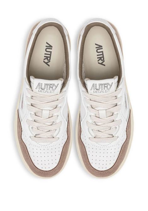 sneakers medalist low aulm ft02  uomo bianche e marroni AUTRY | AULMFT02