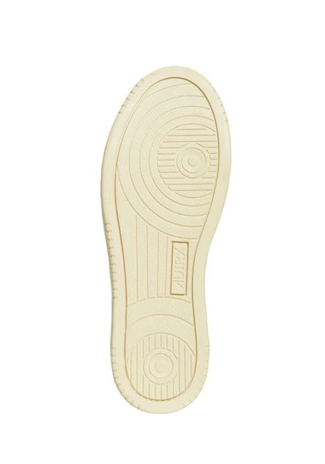 snekaers medalis low aulw LS37 bianche e beige AUTRY | AULWLS37