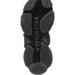 High-quality replica sneakers inspired by Balenciaga 3, featuring a modern design with innovative materials and a stylish silhouette, perfect for fashion enthusiasts seeking trendy shoes.