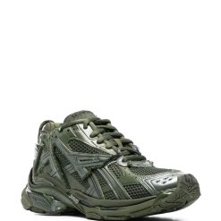 High-quality replica Balenciaga Monocolour Runner Low Top Sneakers featuring a sleek design, premium materials, and a minimalist color palette, perfect for sneaker enthusiasts seeking stylish footwear options.