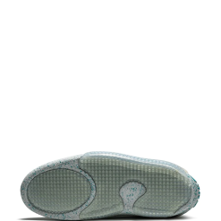 High-quality replica sneakers featuring the iconic Nike Air Mag design, showcasing futuristic style and distinctive details, perfect for sneaker enthusiasts and collectors.