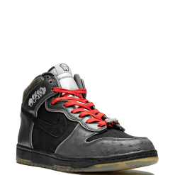 Stylish Nike Dunk High Premium SB Sneakers showcased as high-quality replica sneakers, featuring a sleek design with vibrant colorways and a durable construction, perfect for sneaker enthusiasts and casual wearers alike.