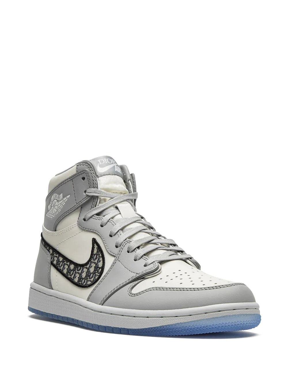 High-quality replica sneakers featuring the Nike Jordan x Dior Air Jordan 1 High design, showcasing premium materials and stylish craftsmanship in a classic silhouette.