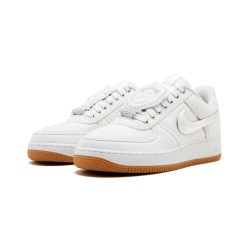 High-quality replica sneakers featuring the Nike X Travis Scott Air Force 1 Low design, showcasing a stylish mix of premium materials and unique colorways, perfect for sneaker enthusiasts.