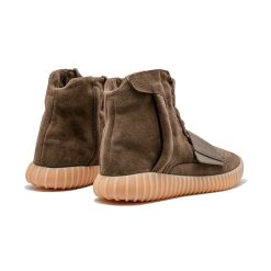 Adidas Yeezy Boost 750 replica sneakers in a stylish beige colorway, showcasing premium materials and a sleek high-top design, perfect for sneaker enthusiasts and collectors looking for high-quality shoes.