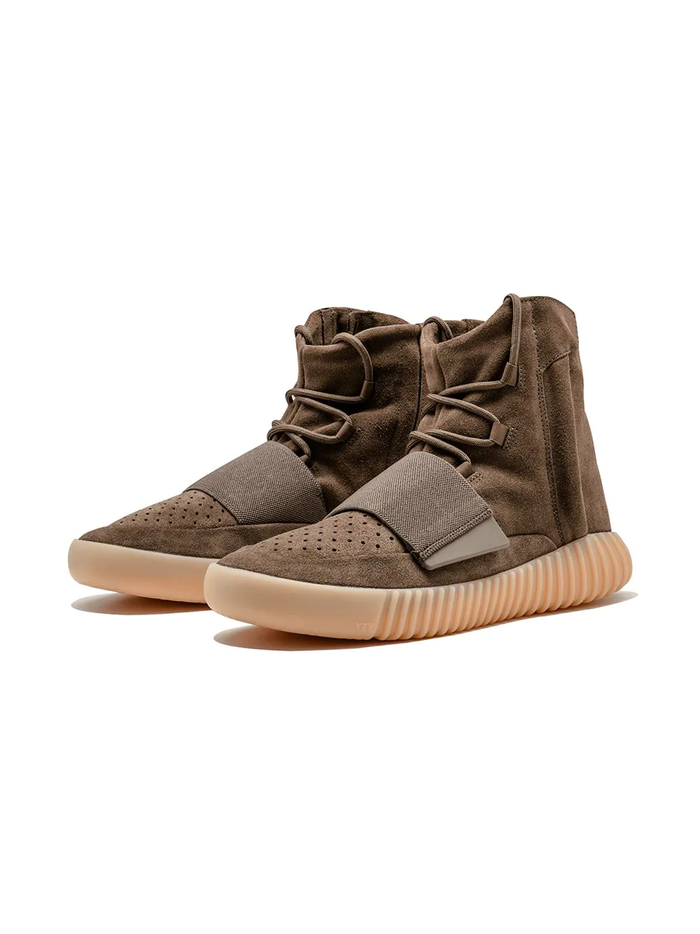 Adidas Yeezy Boost 750 replica sneakers displayed against a sleek background, featuring the iconic high-top design, premium materials, and unique colorway, perfect for sneaker enthusiasts looking for stylish shoes.