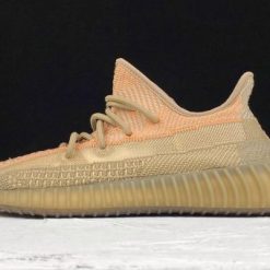 High-quality replica sneakers featuring the Addida Yeezy Boost 350 V2 Eliada model, showcasing a stylish design with a comfortable fit, perfect for sneaker enthusiasts.