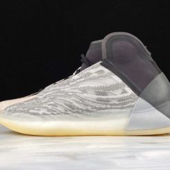 Adidas YZY QNTM Yeezy Quantum high-quality replica sneakers featuring a sleek silhouette, premium materials, and a distinctive colorway perfect for sneaker enthusiasts and collectors.