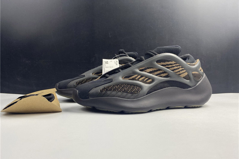 Adidas Yeezy 700 V3 Eremiel replica sneakers featuring a futuristic design with a sleek silhouette, lightweight construction, and signature elongated midsole for enhanced comfort and style.