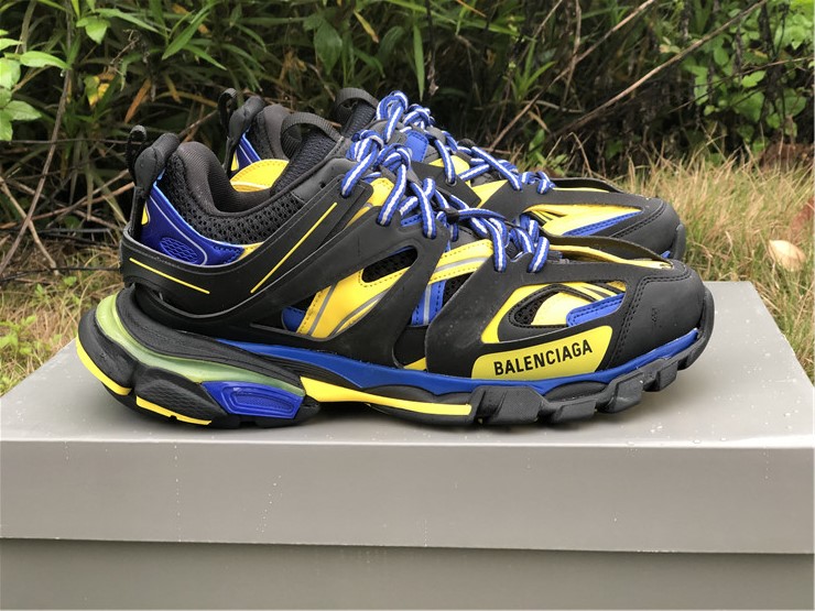 Wholesale Luxury Balenciaga Track Black Blue Yellow Sneaker featuring a stylish design and premium materials, perfect for sneaker enthusiasts seeking high-quality replica sneakers.