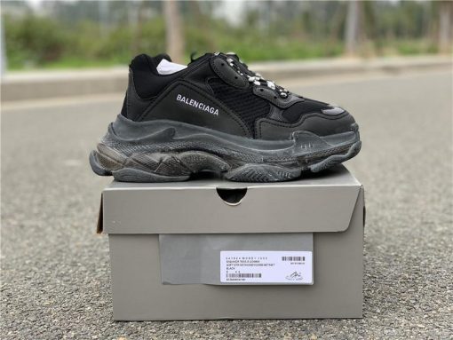 Balenciaga Triple S Clear Sole Black replica sneakers showcasing a stylish and modern design with a clear sole, perfect for sneaker enthusiasts looking for high-quality alternatives.