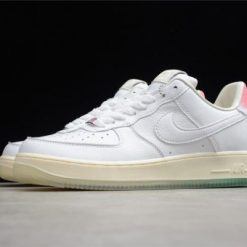 Nike Air Force 1 Low Got Em replica sneakers showcasing a stylish design with a crisp white leather upper and iconic branding, perfect for sneaker enthusiasts and collectors.