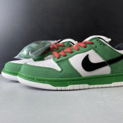 Nike Dunk Low Pro SB Heineken replica sneakers featuring a green and red colorway, premium materials, and authentic design elements, ideal for sneaker enthusiasts and collectors.
