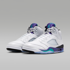High-quality replica sneakers of the Air Jordan 5 Retro OG 3, featuring a classic design with iconic colorways, showcasing premium materials and craftsmanship.
