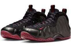 High-quality replica sneakers featuring the Nike Air Max