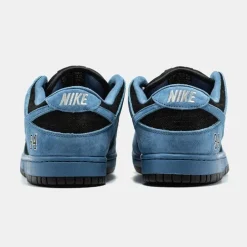 Supreme x Nike SB Dunk Low