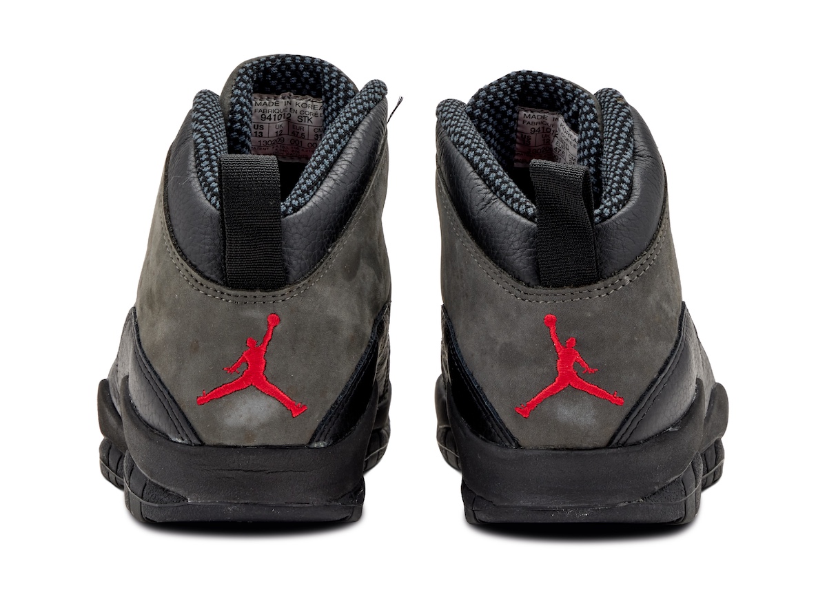High-quality replica sneakers Air Jordan 10 Shadow, showcasing premium materials and detailed design, ideal for sneaker enthusiasts seeking stylish footwear.