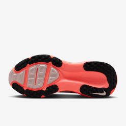 High-quality replica sneakers featuring the W Nike Vomero 18 model, showcasing a stylish design with premium materials and attention to detail.