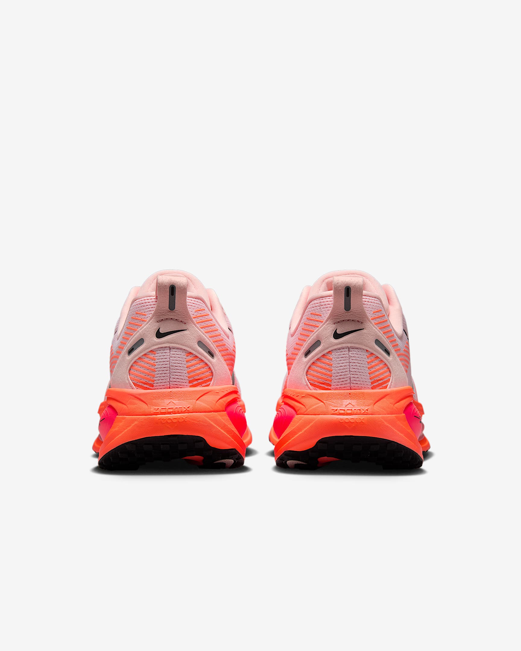 Nike Vomero 18 replica sneakers featuring a sleek design, cushioned midsole, and stylish colorway, perfect for both athletic performance and casual wear.