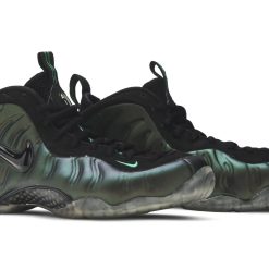 Nike Air Foamposite Pro Pine Green replica sneakers showcasing a sleek design with vibrant green accents, perfect for sneaker enthusiasts looking for high-quality replica options.